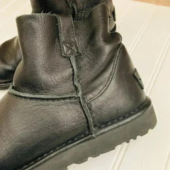 Ugg classic unlined mini leather winter boot - Picture 5 of 6